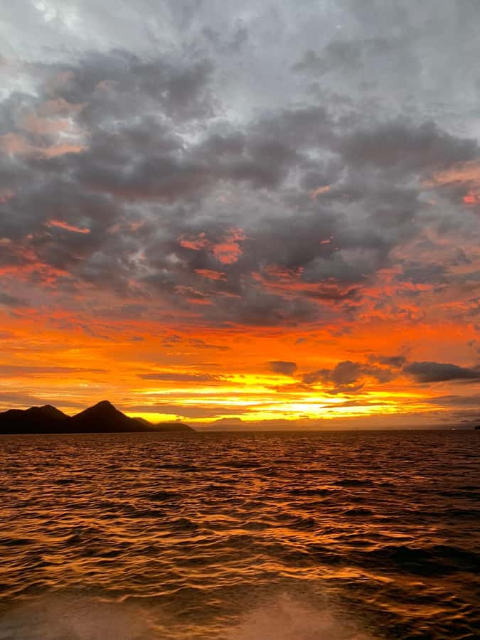 Rio de Janeiro: SpeedBoat Tour - Sunset with Beer - Arpoador and the changing evening light