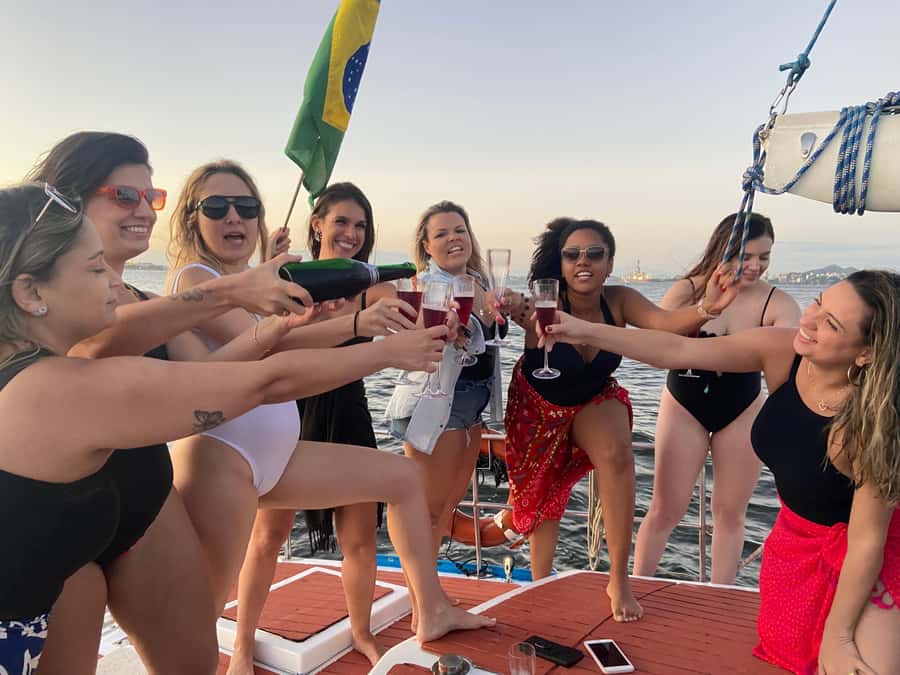 Rio de Janeiro: Sunset Sailboat Tour with Open Bar - Who Will Enjoy This Rio Boat Trip?