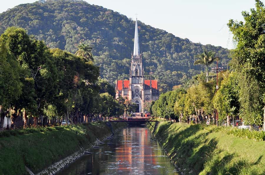 Rio: Petrópolis Trip with Palace, Imperial Museum & Brewery - The road from Rio and the Casa do Alemão stop