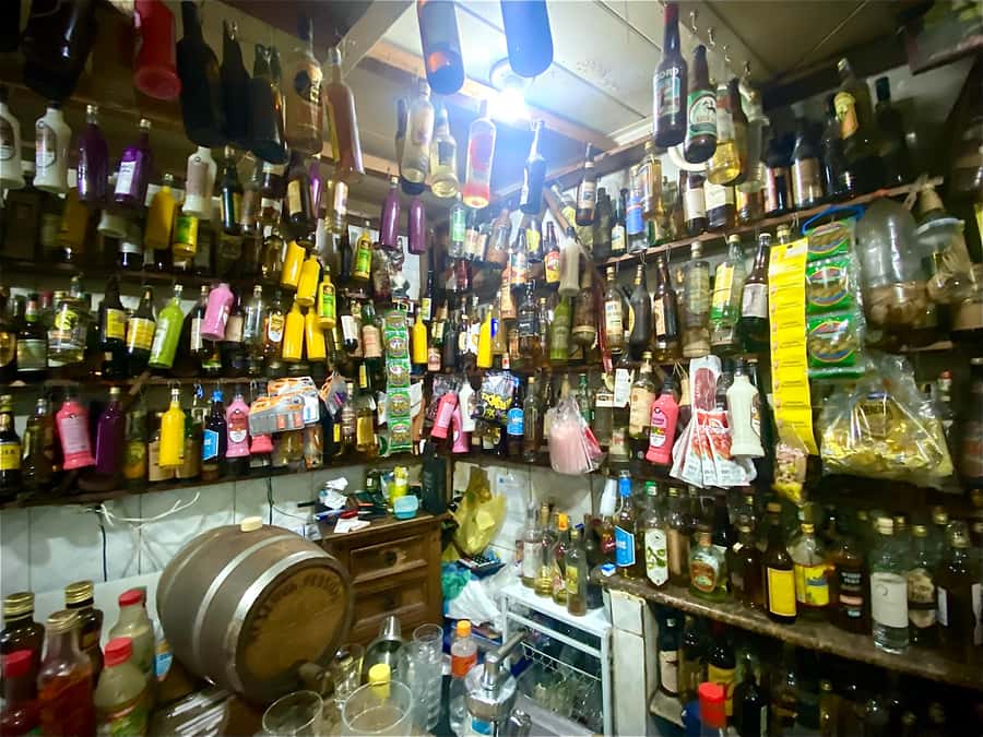 Rio: Pub Crawl in Lapa with Cachaça Tasting and Live Samba - Live samba and a first taste of carioca nightlife