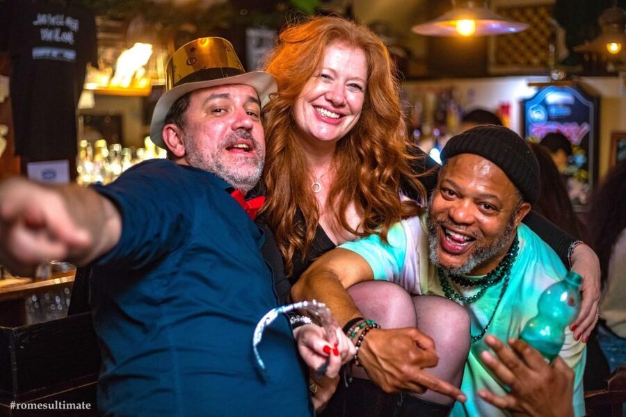 Rome: NYE Pub Crawl and Club - The First Hour: Open Bar, Pizza, and Games