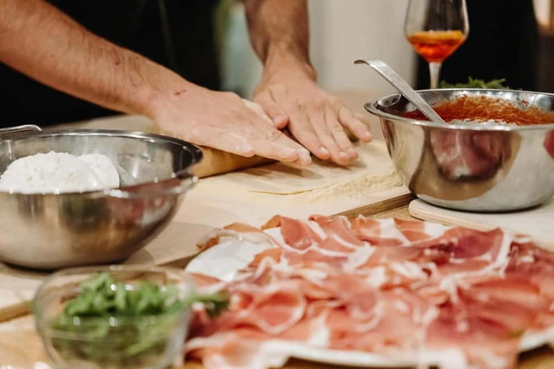 Rome: Pizza Making Class with Gelato & Drinks Included - Dietary needs and who should skip it