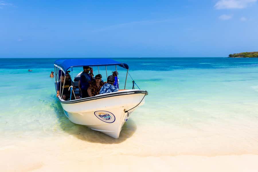 Rosario Islands -Barú : Agua Azul Beach, with lunch - Who should choose this Barú beach tour?