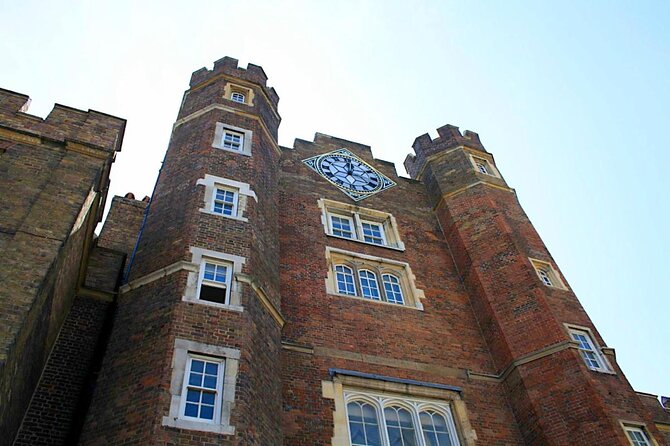 Royal Historic Pubs Walking Guided Tour in London - Starting near Piccadilly Circus at 2:00 pm