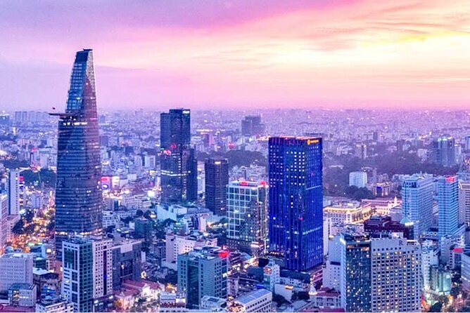 Saigon After Dark With Seafood, Beer & Live Music Bar - Starting with bun bo at Bún Bò Xưa