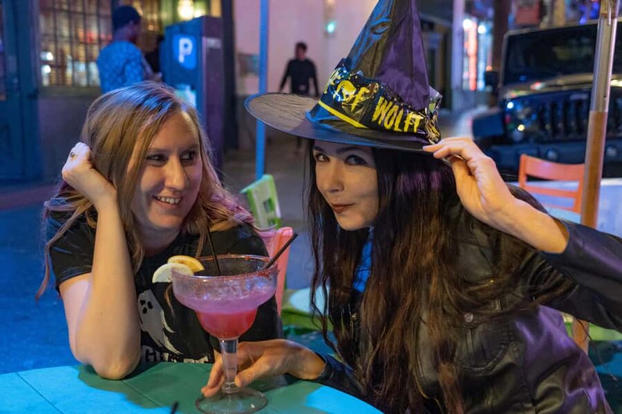 Salem: Boos and Brews Haunted Pub Crawl - What the pub stops are like