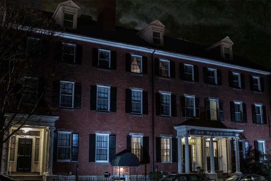 Salem: Boos and Brews Haunted Pub Crawl - Why the guides matter so much