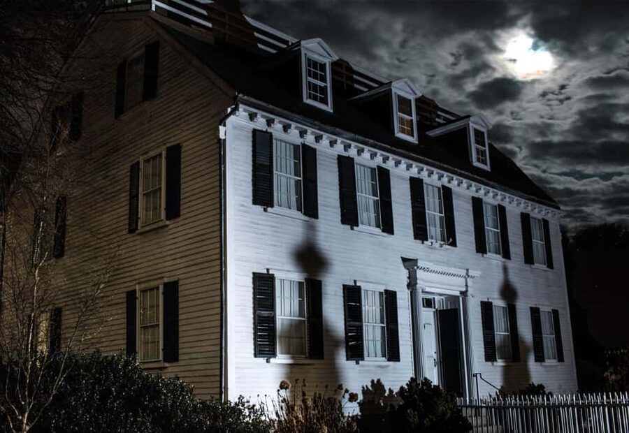 Salem: Boos and Brews Haunted Pub Crawl - Walking, weather, and practical comfort