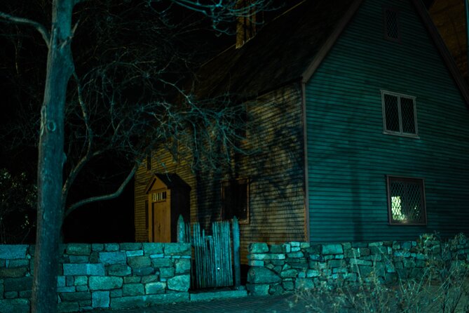 Salem Booze and Brews Haunted Pub Crawl by US Ghost Adventures - What this Salem pub crawl is really like