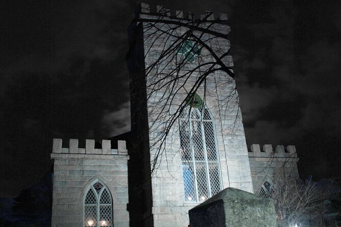 Salem Booze and Brews Haunted Pub Crawl by US Ghost Adventures - The Joshua Ward House and Salem’s darker streets