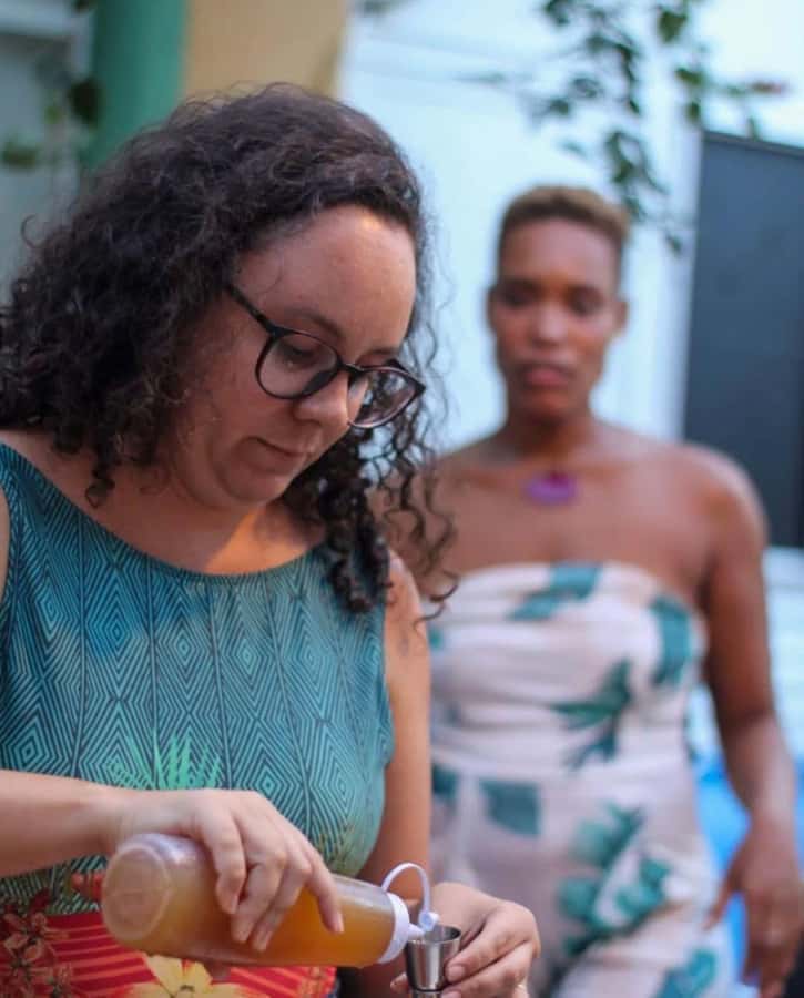 Salvador: Caipirinha Masterclass with Unlimited Drinks - What the atmosphere is likely to feel like