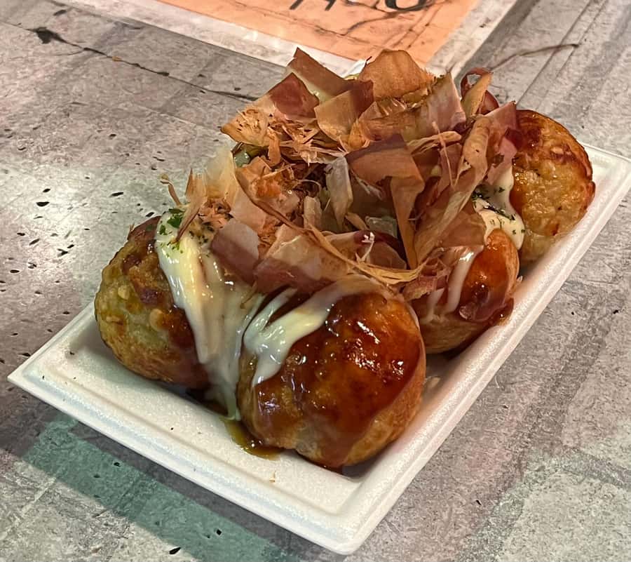 Same Day OK! Osaka: Local Food, Izakaya & Local Bites Tour! - Guide quality can shape the whole evening
