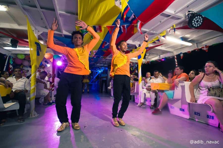 San Andres: White Party on boat with open bar, dinner and dancers! - Who will enjoy this most?