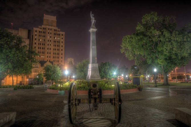 San Antonio Haunted Pub Crawl - The Alamo story at 300 Alamo Plaza