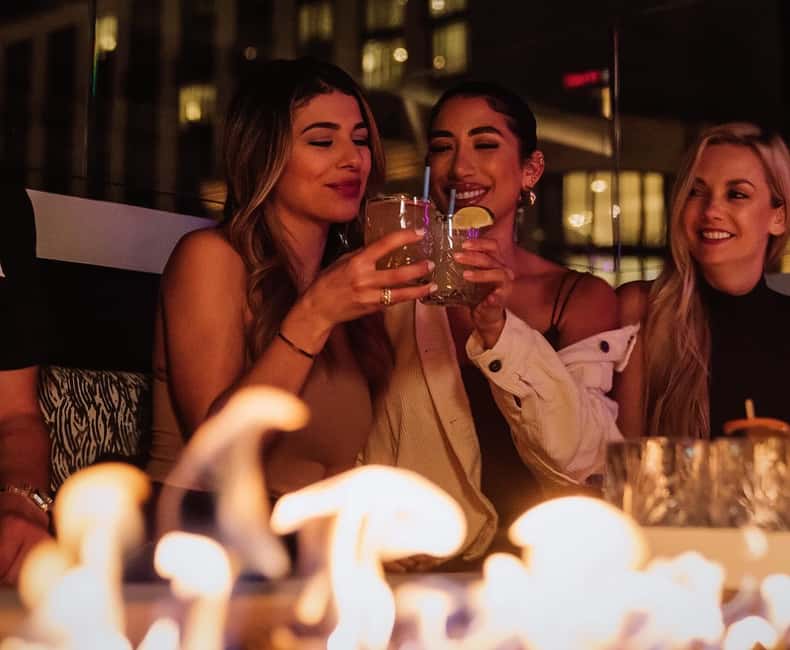 San Diego: Downtown Bar Crawl Party Pass - Checking in at Good Night John Boy from 9 to 10 PM