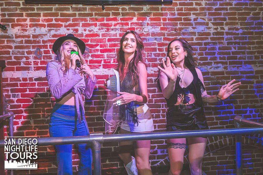 San Diego: "Drink, Ride, Sing, & Dance!" Bar Tour (4 Bars) - The guide can shape the whole evening