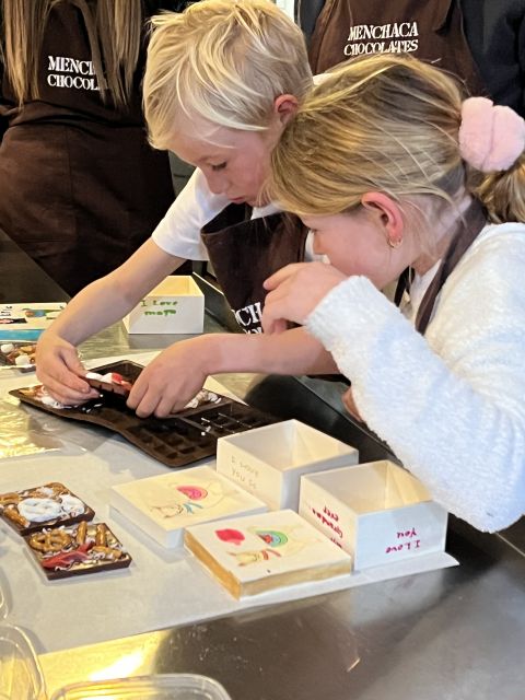 Santa Barbara: Chocolate Bar and Art Box Making Workshop - Learning how craft chocolate is made