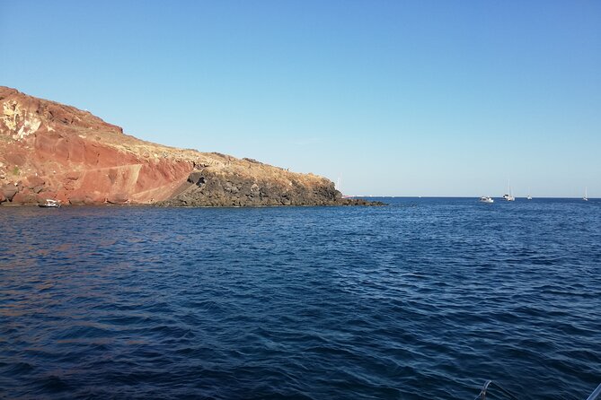 Santorini Catamaran Cruise with Fresh Meal and Open Bar - From your hotel to Vlychada Port