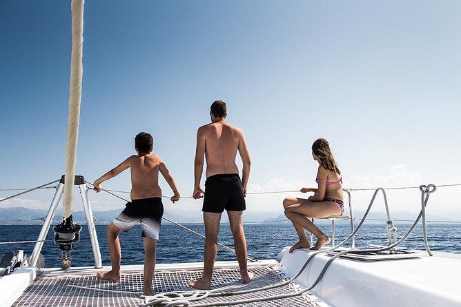 Santorini Catamaran Cruise: with Lunch, BBQ, Open Bar, Transfers - Crew service and the small-group setting