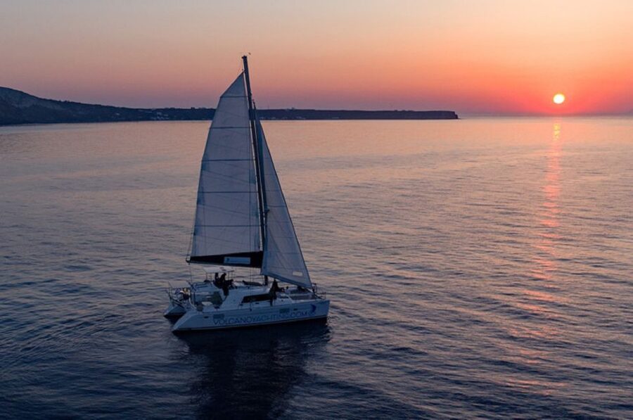 Santorini: Luxury Sunset Cruise with Dinner & Open Bar - Key things to know before you book