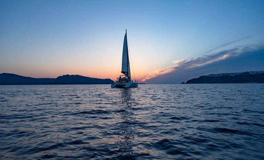 Santorini: Luxury Sunset Cruise with Dinner & Open Bar - Starting at Ammoudi Bay beneath Oia