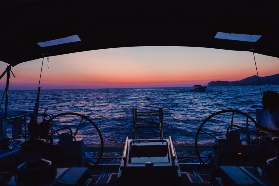 Santorini: Private Caldera Sailing Trip with Open Bar & Meal - Day sailing or sunset sailing?
