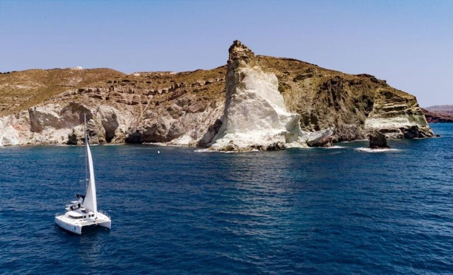 Santorini: Private Day Cruise with a BBQ meal and Open Bar - From Vlychada to Santorini’s southern beaches