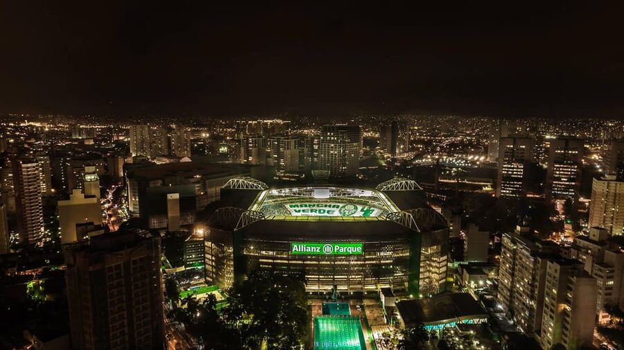 São Paulo: Nightlife Extravaganza Tour with Rooftop Bars - What the guide adds to the night