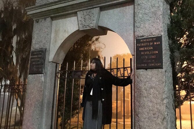 Savannah Haunted Pub Crawl Walking Tour - Colonial Park Cemetery, the route’s biggest question mark