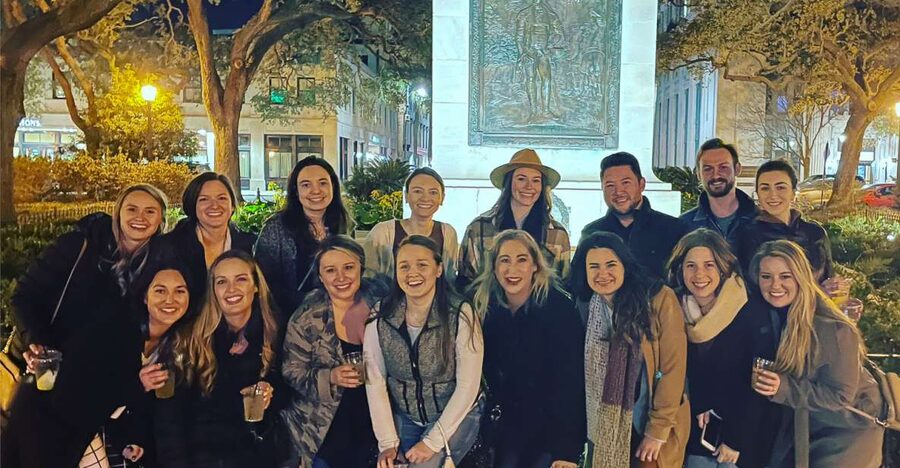 Savannah: Historical Pub Crawl Tour with Drinks Included - Walking through historic squares and reported sighting spots