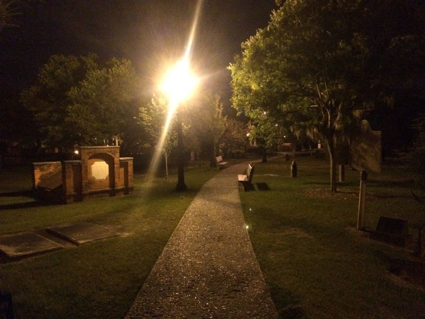 Savannah: Pub Crawl and Ghost Tour - The first pub stop and open-container rule