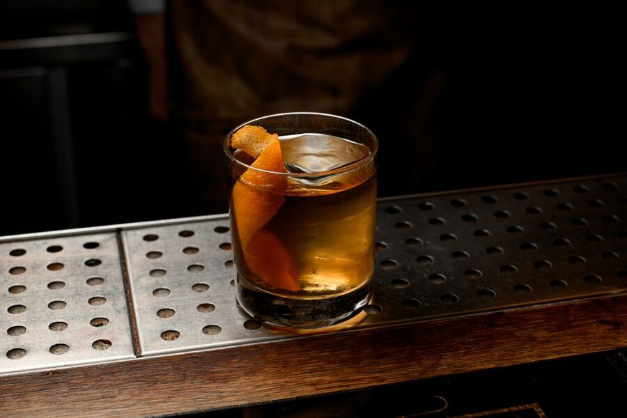 Savannah: True Crime Pub Crawl - The Mercer-Williams house and familiar city landmarks