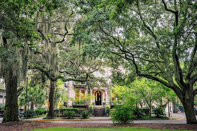 Savannah Yes, Queen! Drag Queen Pub Crawl - Key points to know before booking