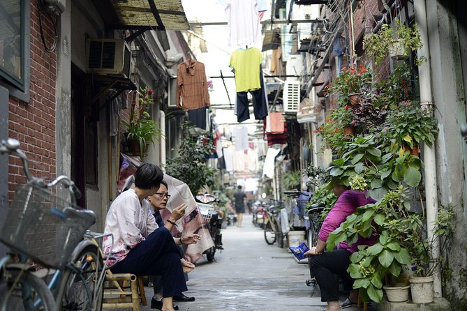 Secret Noodle and Wonton in Shanghai Alleyways with Local Beer - The Former French Concession between meals