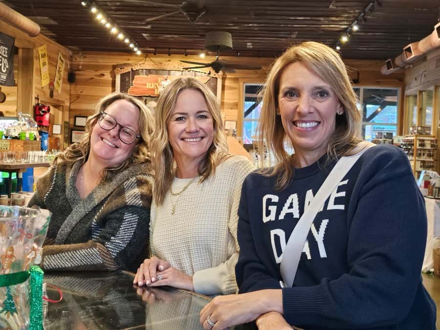 Sevierville: Hillbilly Booze Cruise Tasting Tour - Who should book this afternoon?