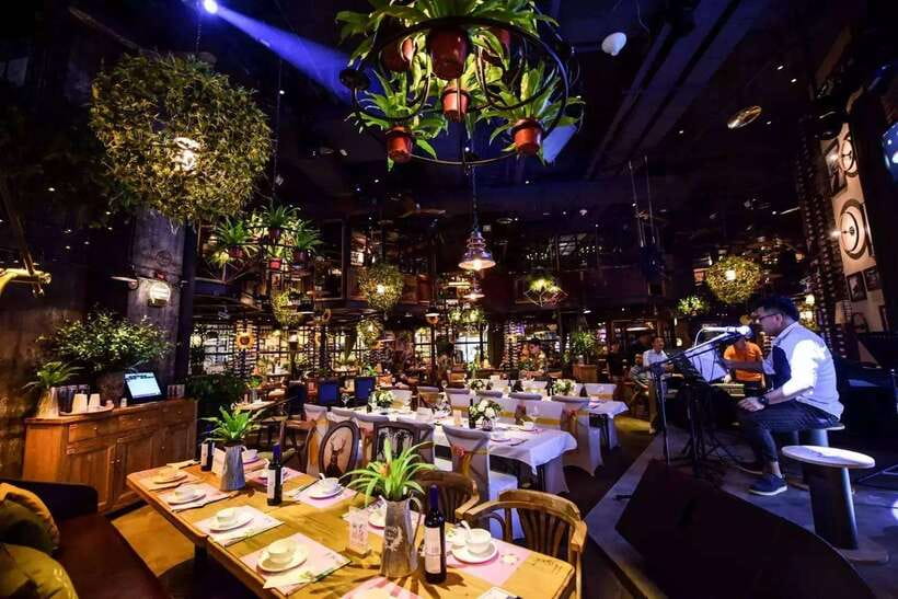 Shanghai bar hopping tour in the former french concession - Key points at a glance