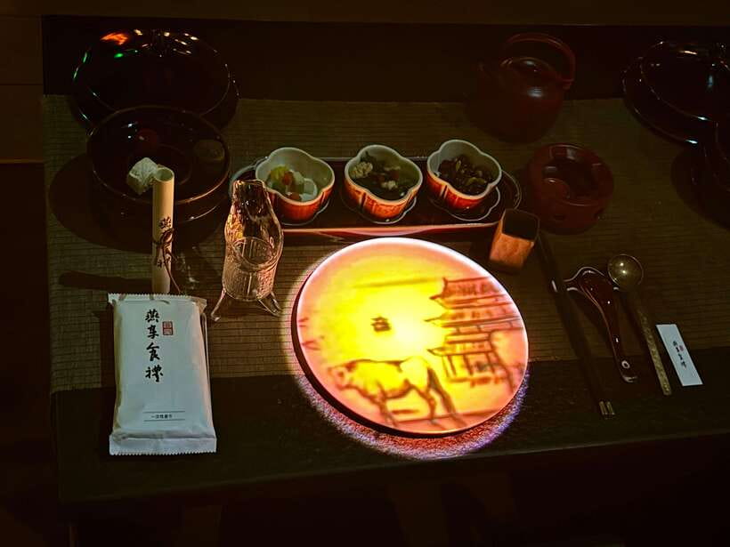 Shanghai Immersive Royal Banquet+Photo, Bar/Massage Options - Costumes and makeup turn dinner into a photo session