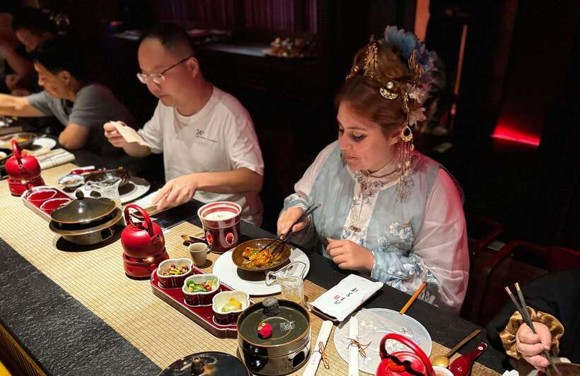 Shanghai Immersive Royal Banquet+Photo, Bar/Massage Options - Massage, cupping, and moxibustion after dinner