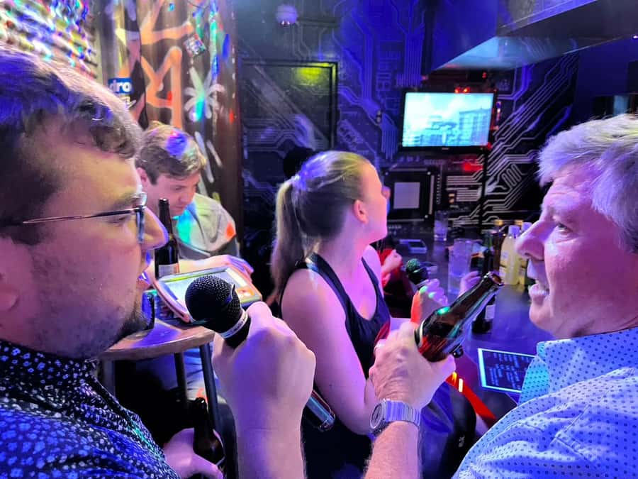 Shinjuku: bar hopping night tour at Japanese Izakaya - Memory Lane and Yakitori Alley: a gentler opening