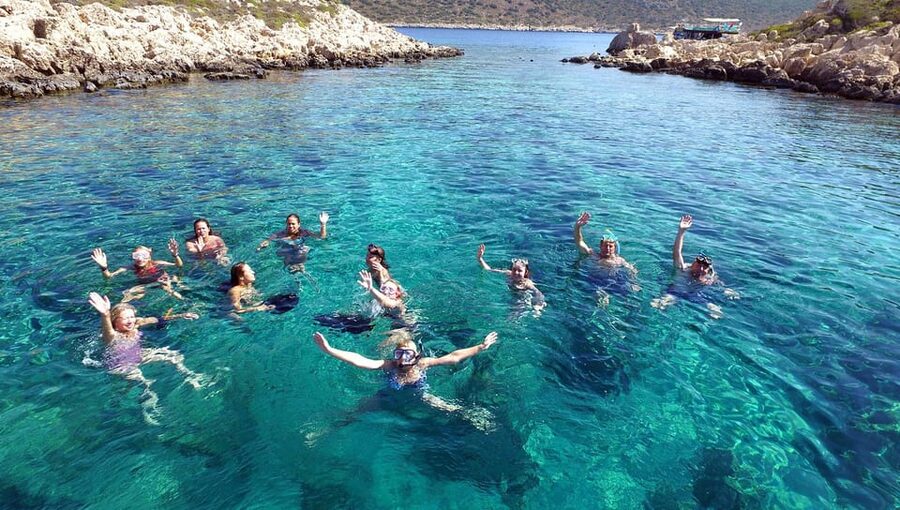 Side: Dolphin Island Boat Trip with Lunch & Unlimited Drinks - From your hotel to Kumköy Beach