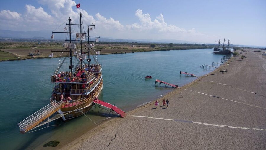 Side: Dolphin Island Boat Trip with Lunch & Unlimited Drinks - The journey toward Dolphin Island