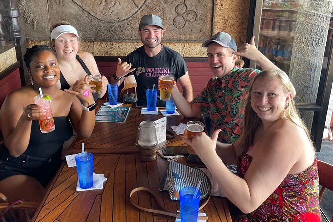 Sips & Secrets of Hawaii Pub Crawl - The social side of the evening