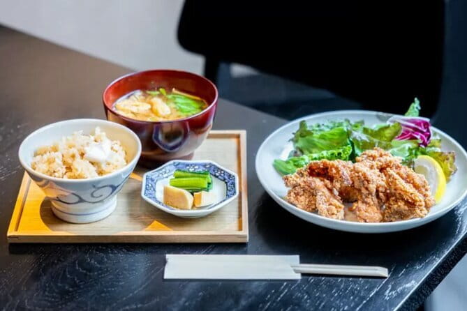 Snow Monkeys, Hokusai & Sake: A Perfect Day in Nagano - Lunch in Obuse, with local choices