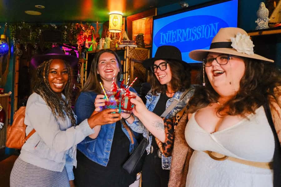 Solvang: Wine and True Crime Tour with Drinks Included - Meeting at Chomp and getting started