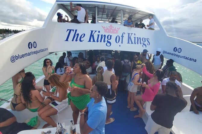 Sosua Party Boat - Snorkeling + Snack +BBQ Food and Drinks - BBQ, cocktails, and the onboard mood