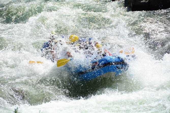 South Fork, American River: Chili Bar (Class III+ Whitewater) - A Riverside Lunch Break at the Halfway Point