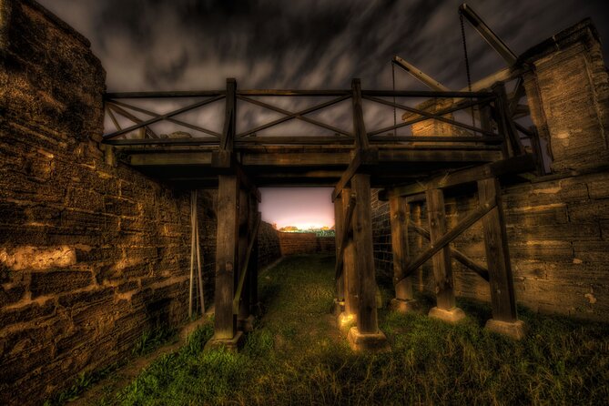 St. Augustine: Haunted Pub Crawl - Why the nighttime walk works