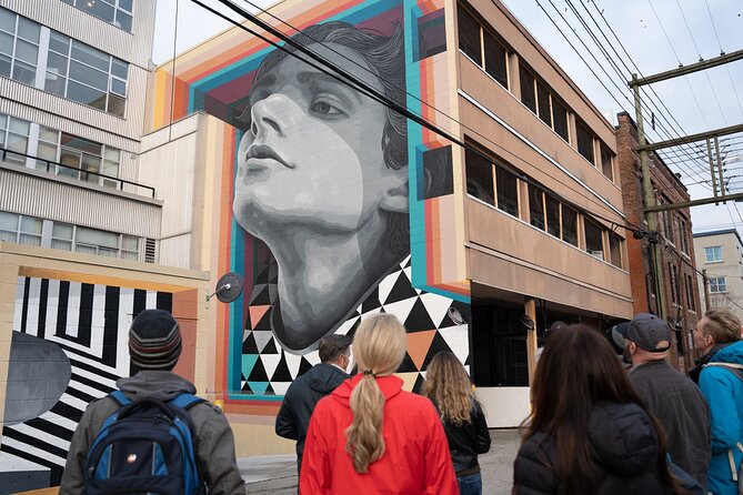Street Art and Craft Beer 2 in 1 Walking Tour Vancouver - Olympic Village and False Creek: a strong beginning