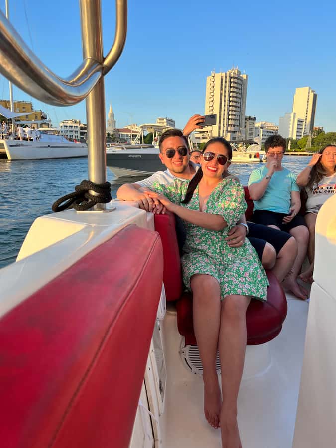 Sunset boat tour open bar and free club entrance Cartagena - The two-hour sunset route through Cartagena Bay