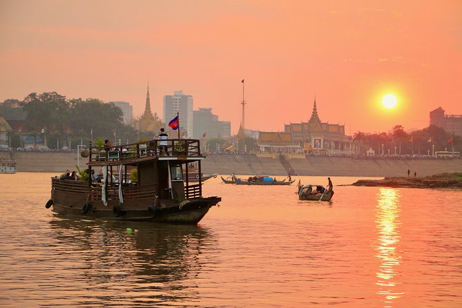 Sunset Cruise with unlimited beer & soft drinks -English speaking guide on board - Key points to know before you book